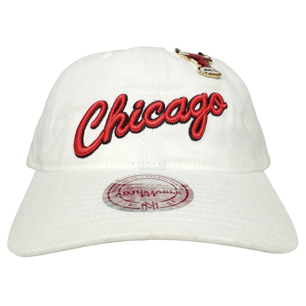 Chicago Bulls Mitchell & Ness NBA Dad Hat Cap 3D Logo Lapel Pin White NWT
